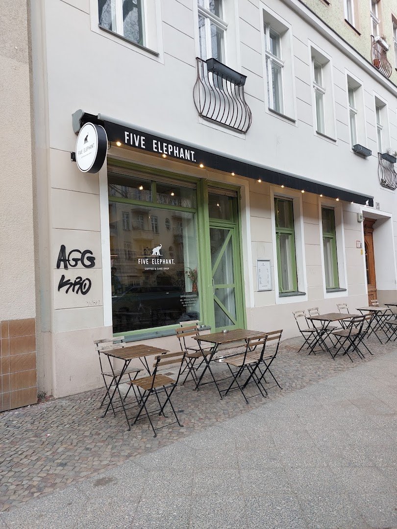 Five Elephant Kreuzberg specialty coffee shop in Berlin - photo 3