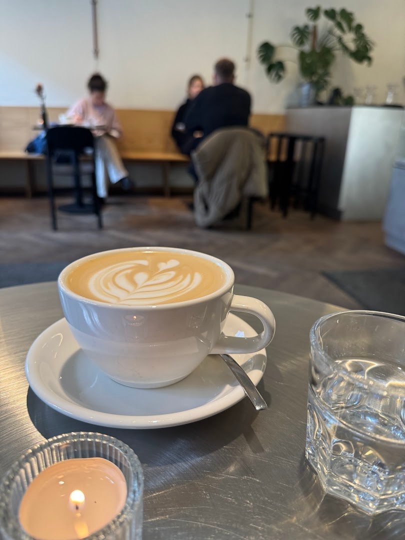 Five Elephant Kreuzberg specialty coffee shop in Berlin - photo 4
