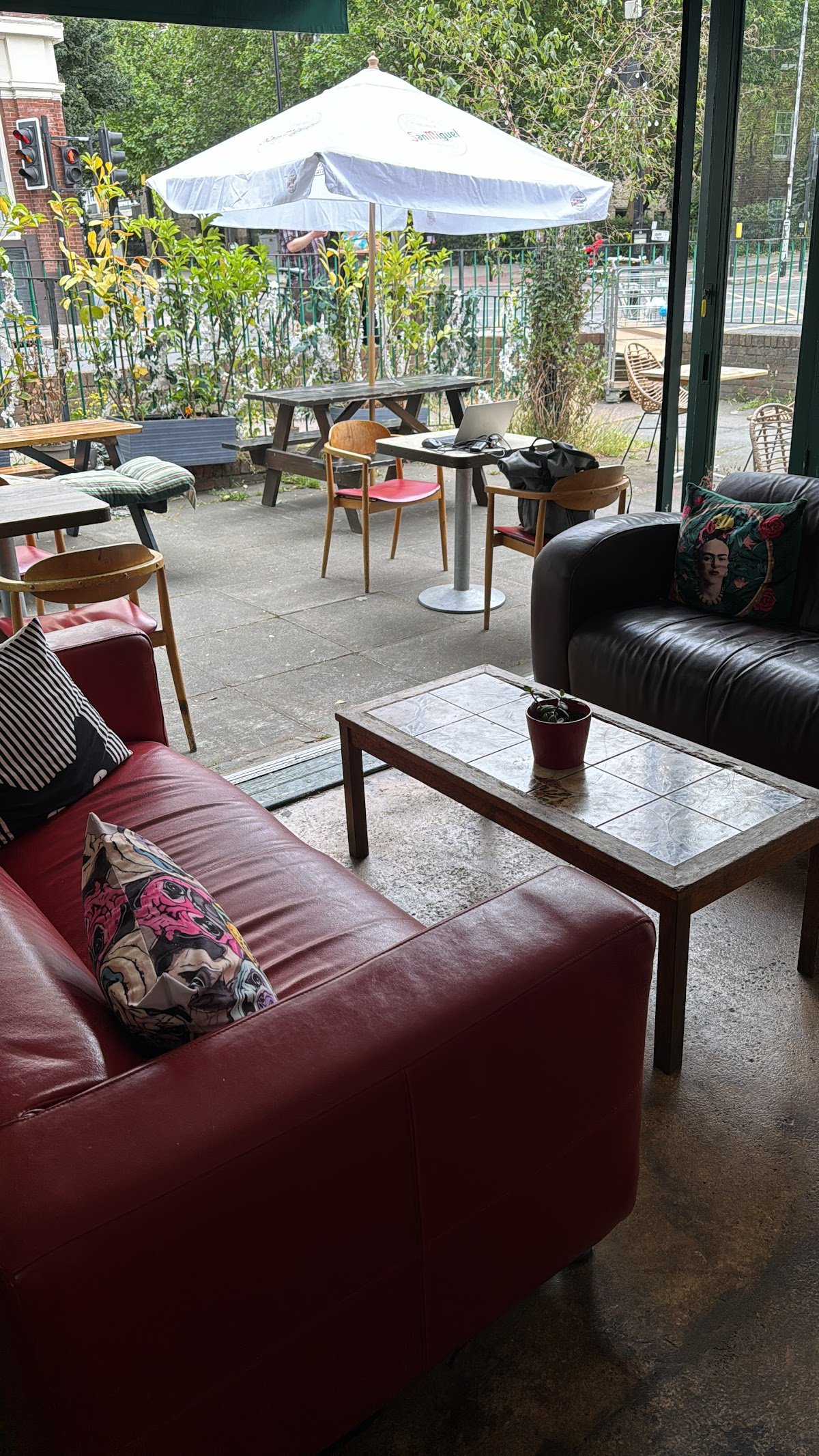 Jimmy and the Bee specialty coffee shop in London - photo 2