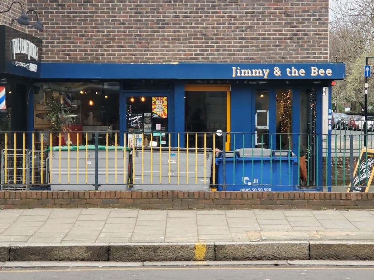 Jimmy and the Bee specialty coffee shop in London - photo 4