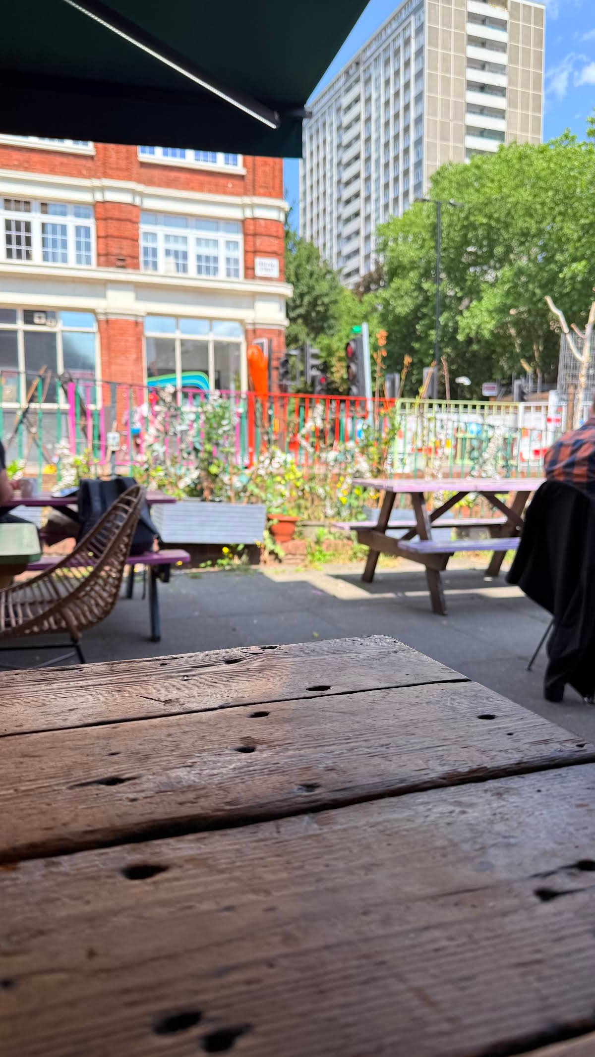 Jimmy and the Bee specialty coffee shop in London - photo 9