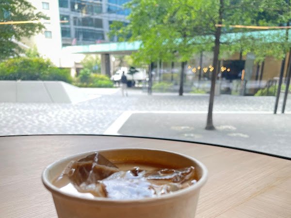 Blue Bottle Coffee specialty coffee shop in Washington, D.C. - photo 5