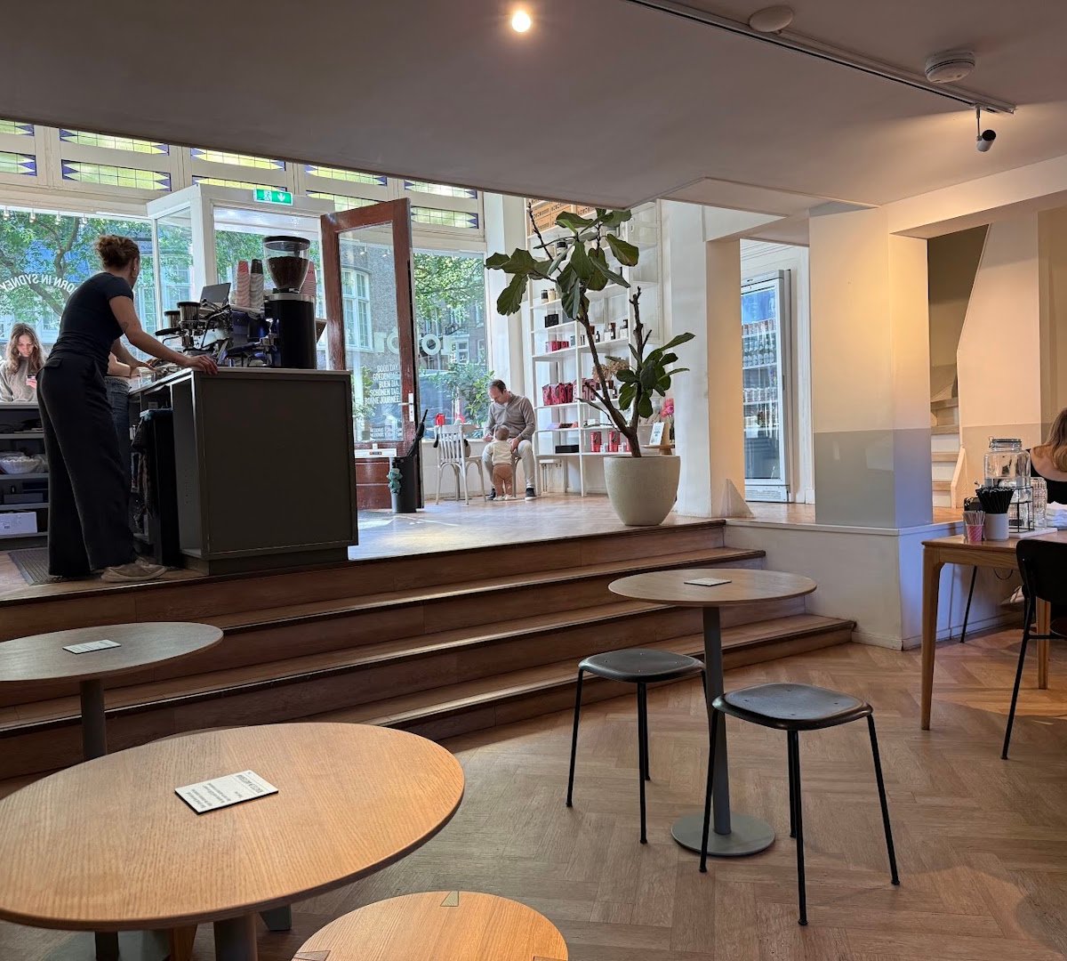 LOT61 Coffee Roasters specialty coffee shop in Amsterdam - photo 3