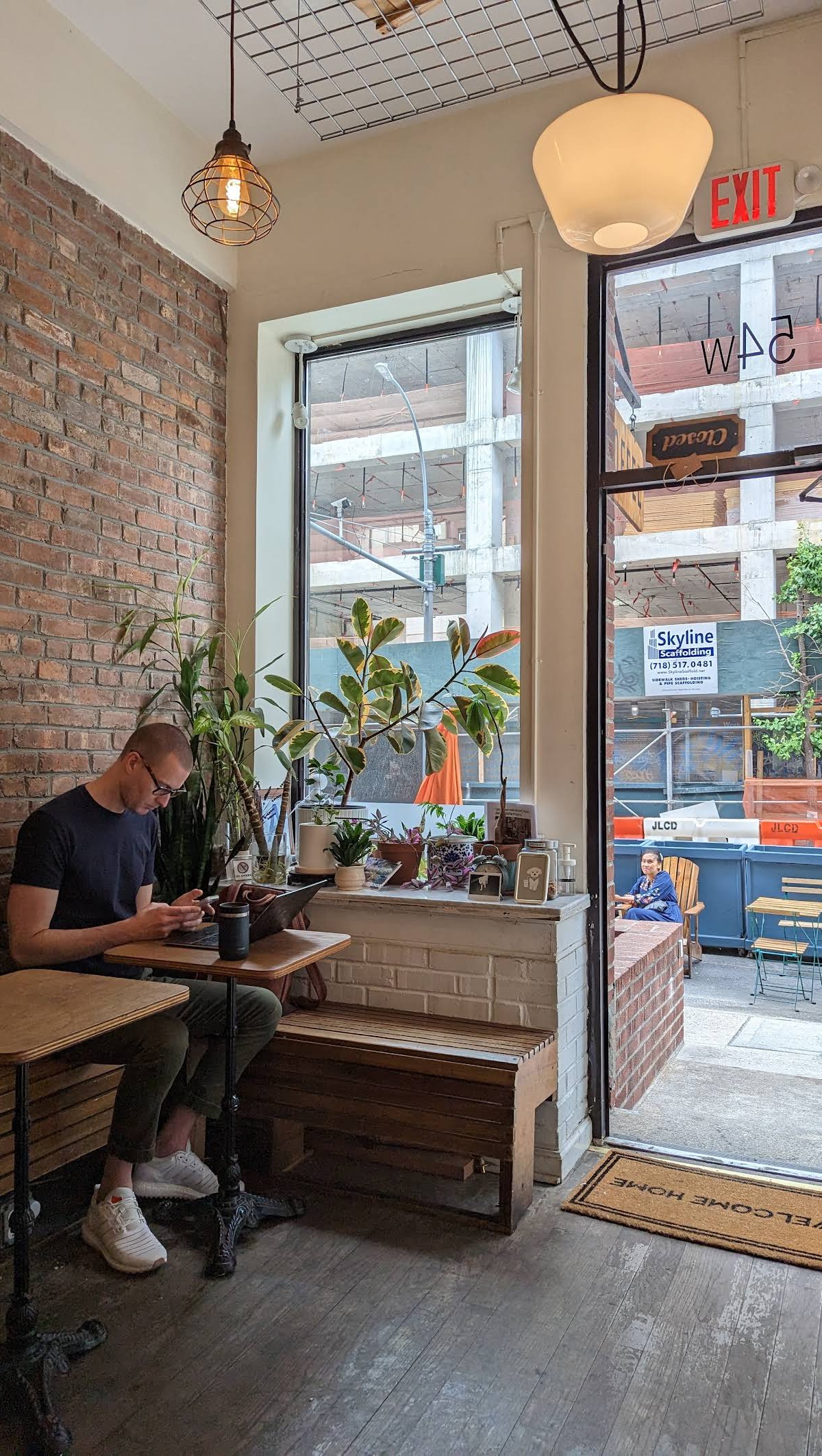 Dreamers Coffee House specialty coffee shop in New York - photo 11