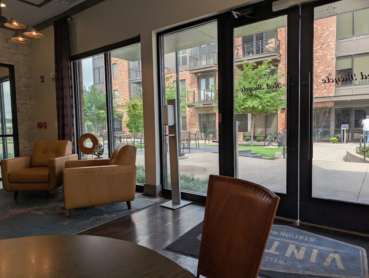 Red Bicycle Coffee specialty coffee shop in Nashville - photo 5