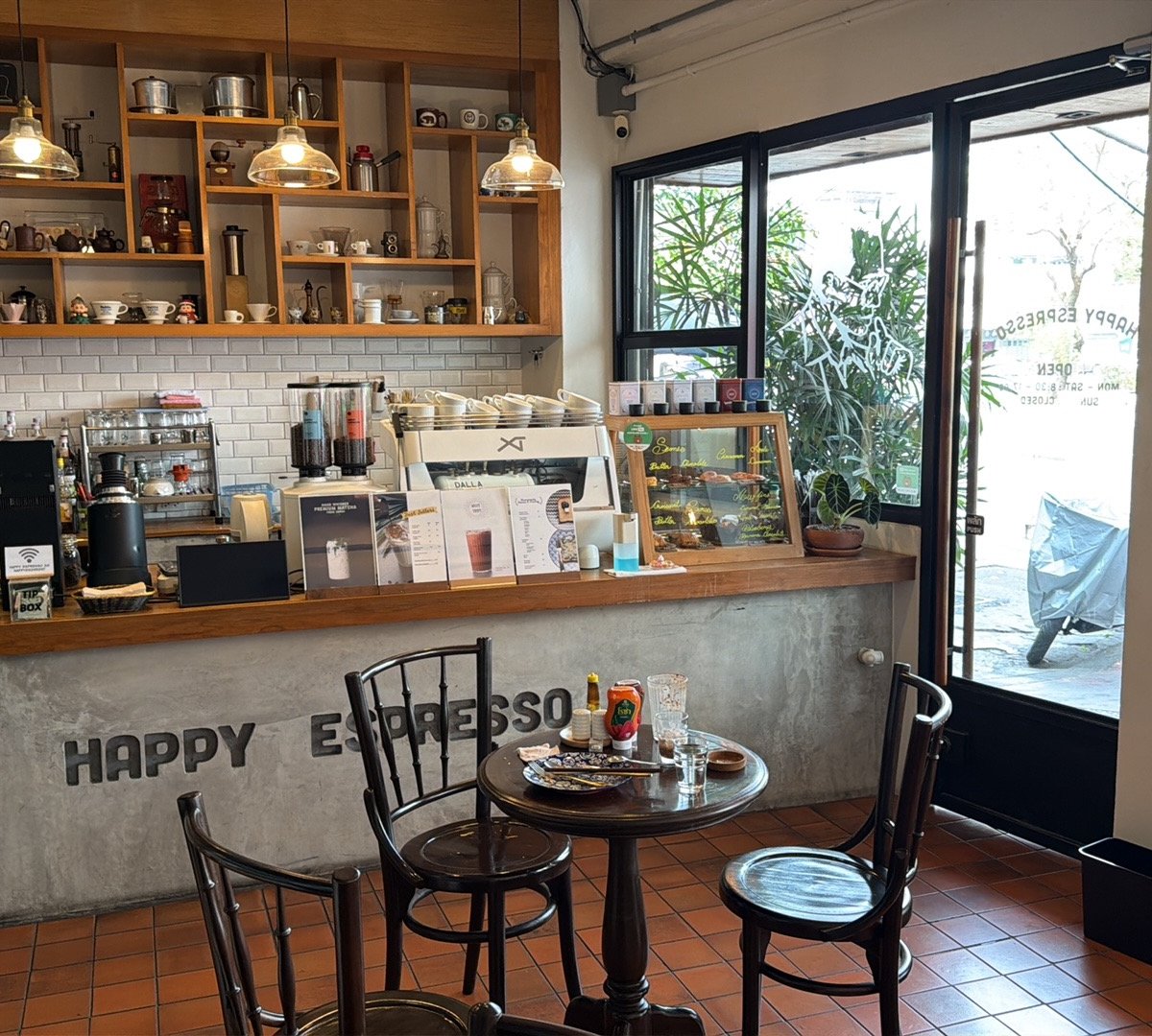 Happy Espresso specialty coffee shop in Bangkok - photo 3