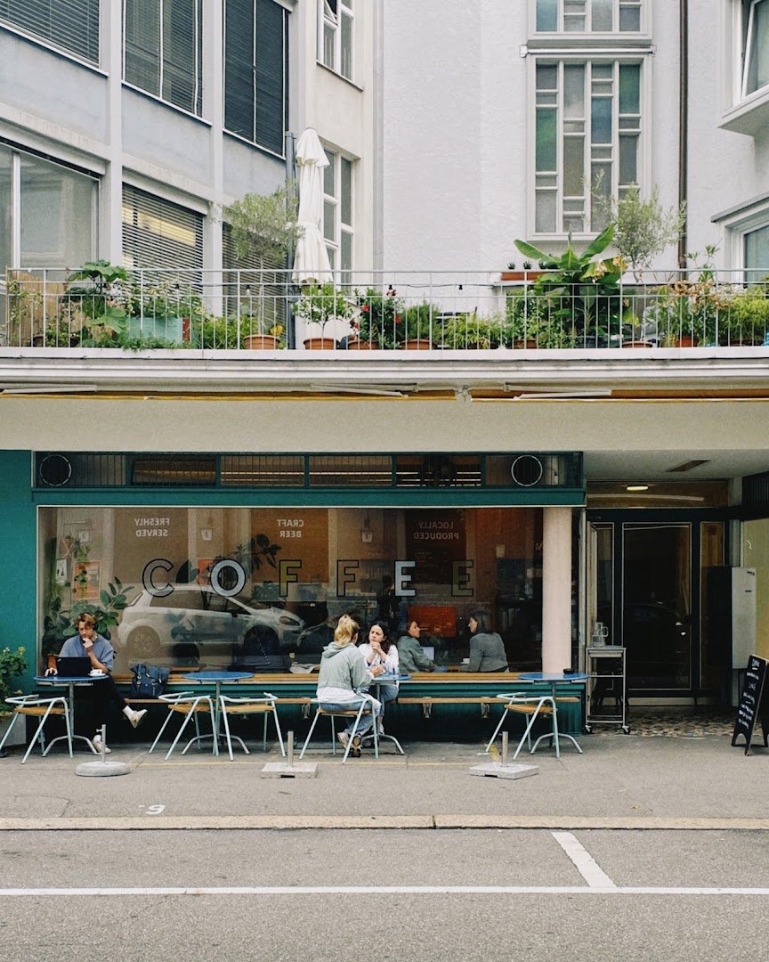 Storefront of Tuttee Fruttee Coffee, specialty coffee shop in Zurich