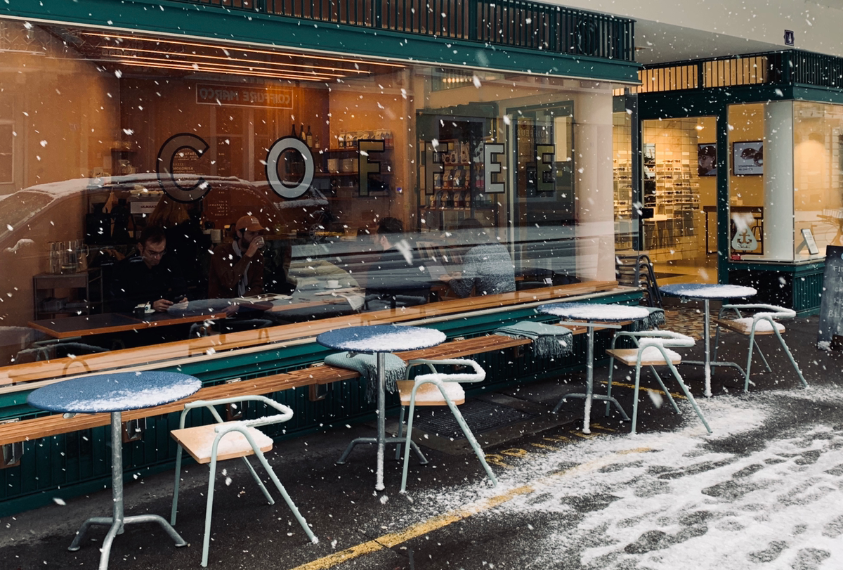 Storefront of Tuttee Fruttee Coffee, specialty coffee shop in Zurich