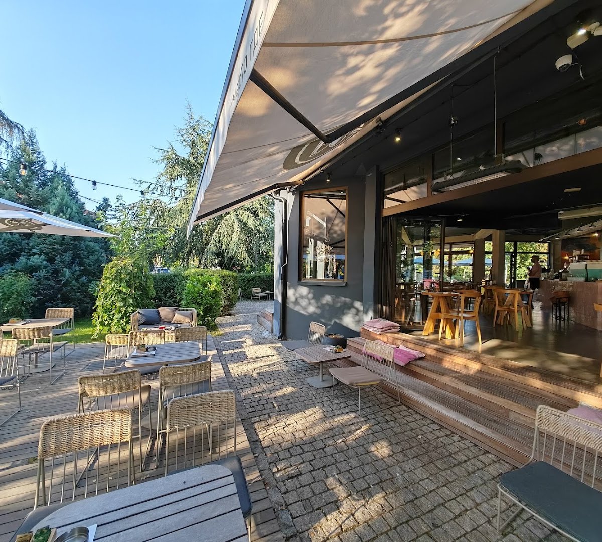 Storefront of Kafeterija Dedinje, specialty coffee shop in Belgrade