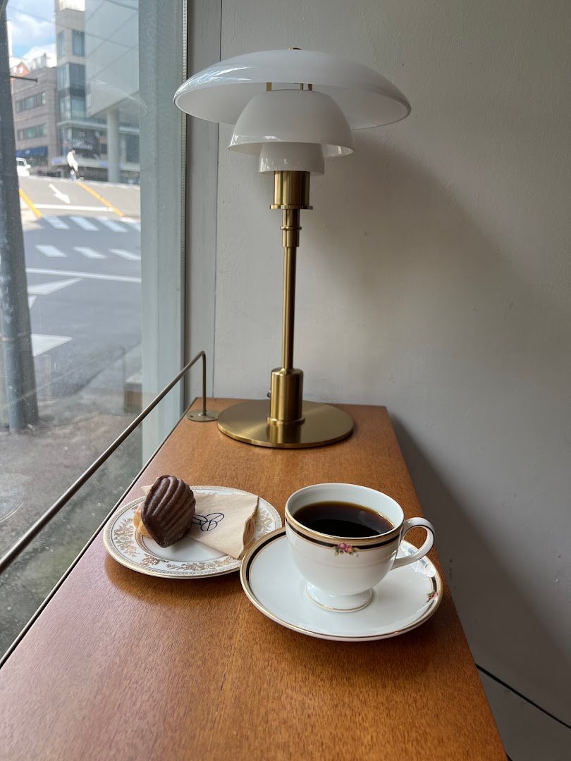 Coffee at Millo Coffee Roasters, specialty coffee shop in Seoul