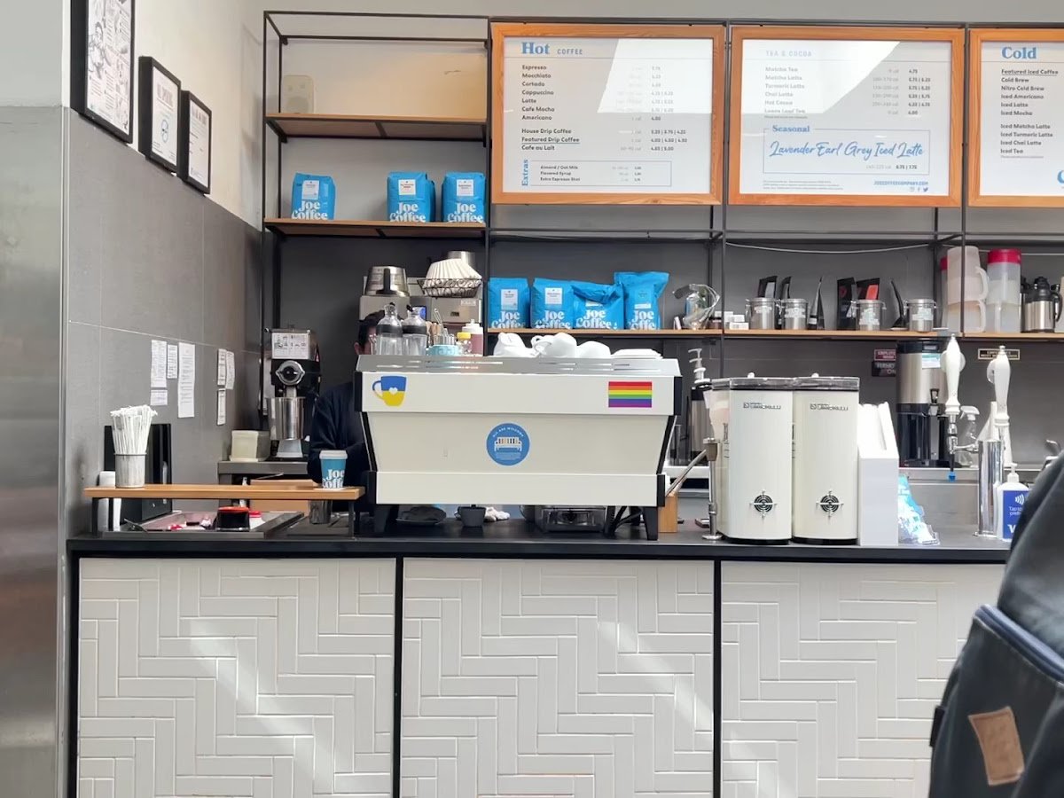 Joe Coffee Company: Northwest Corner specialty coffee shop in New York - photo 6