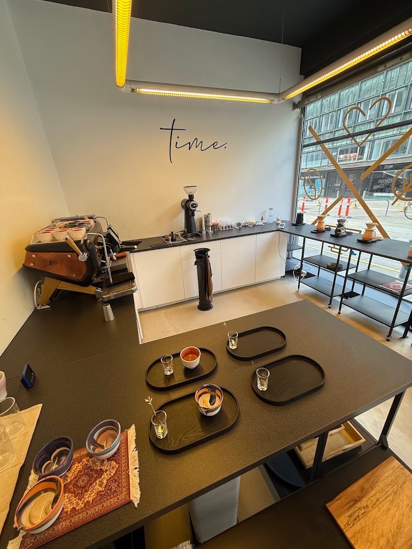 Time. Copenhagen specialty coffee shop in Copenhagen - photo 3