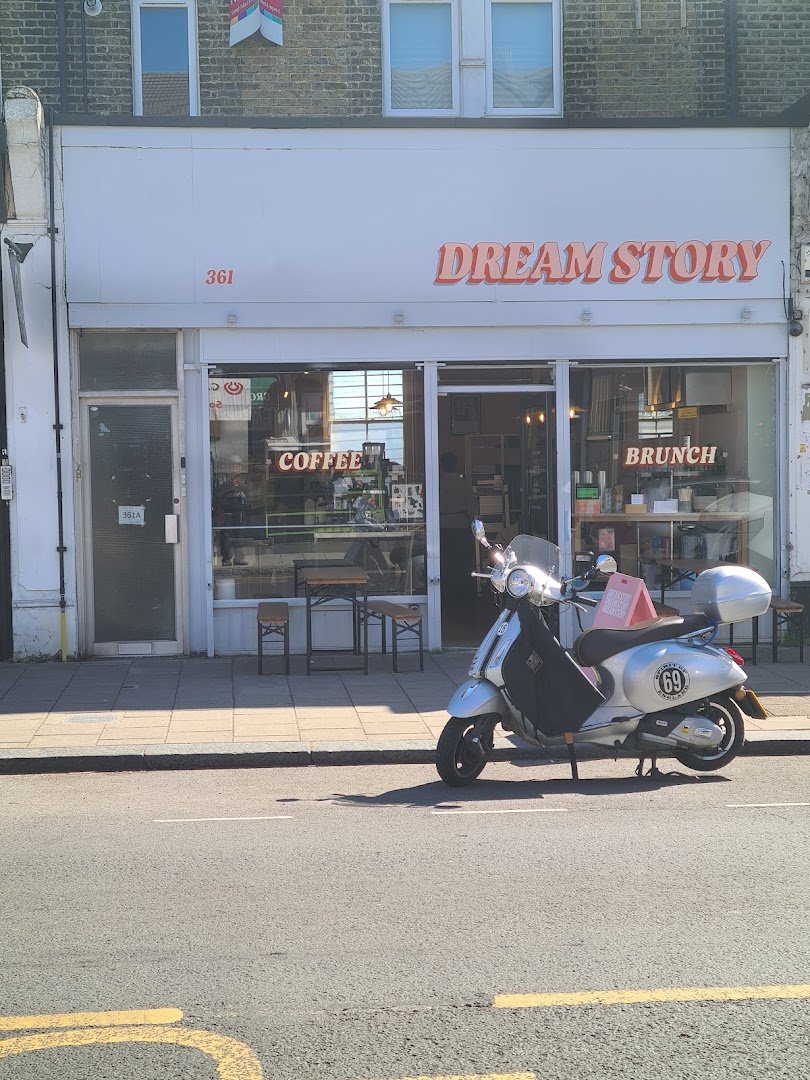 Dream Story specialty coffee shop in London - photo 3