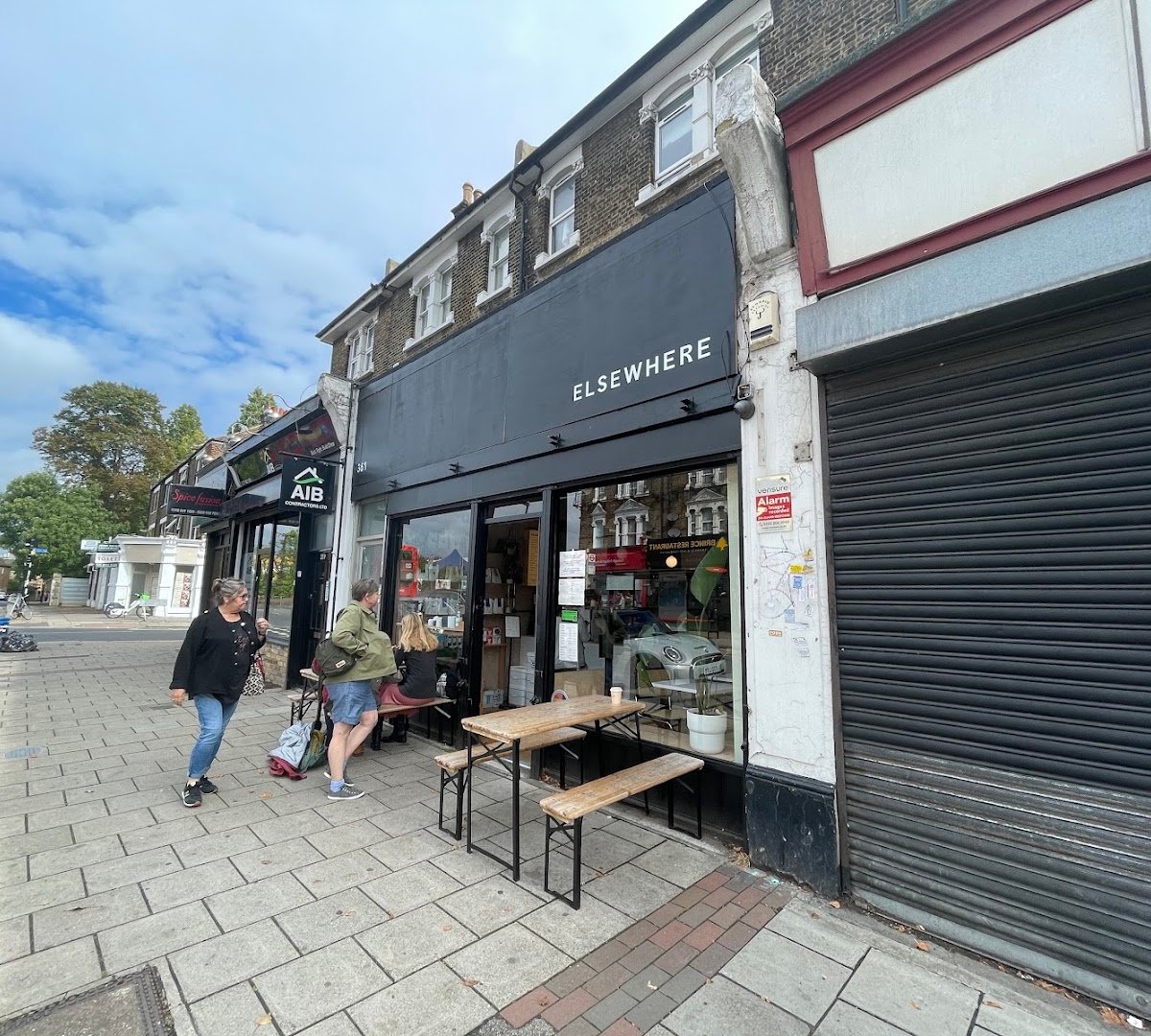 Dream Story specialty coffee shop in London - photo 7