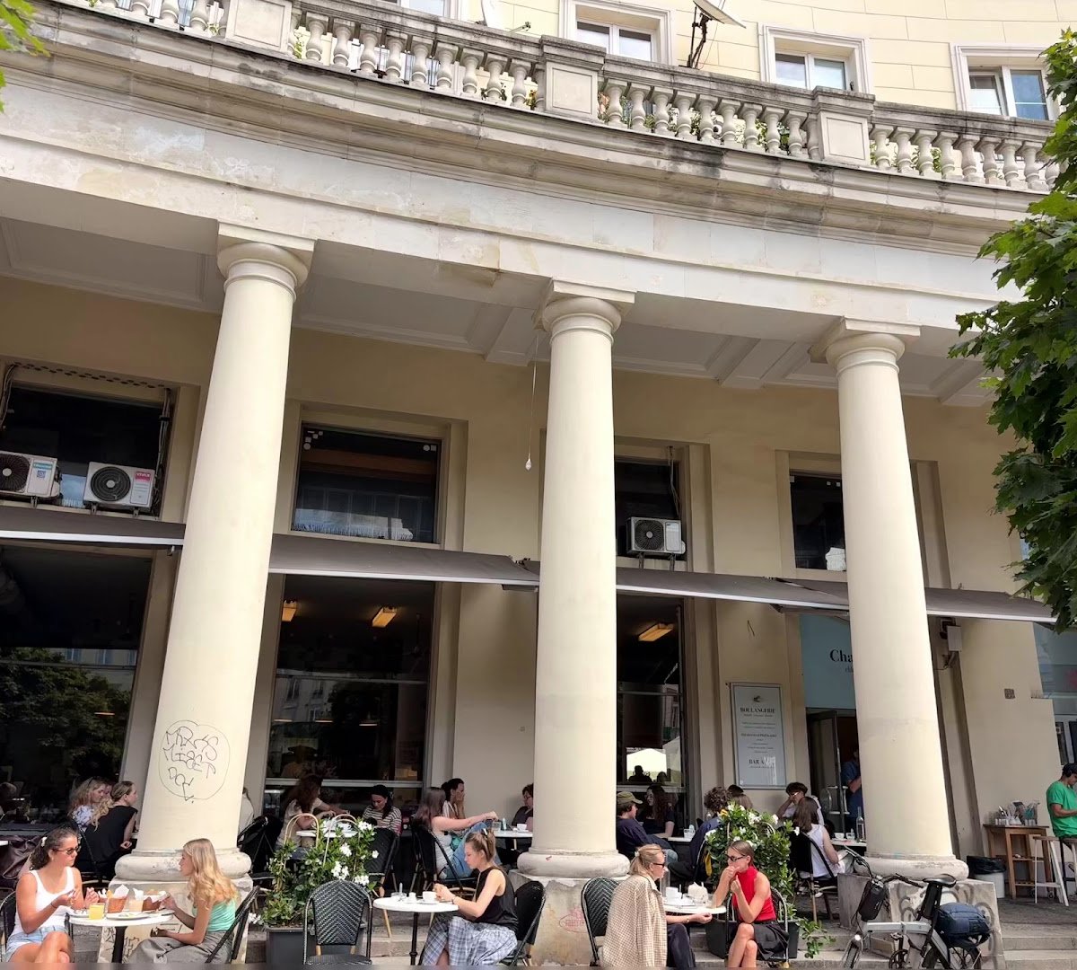 Storefront of Charlotte plac Zbawiciela, specialty coffee shop in Warsaw