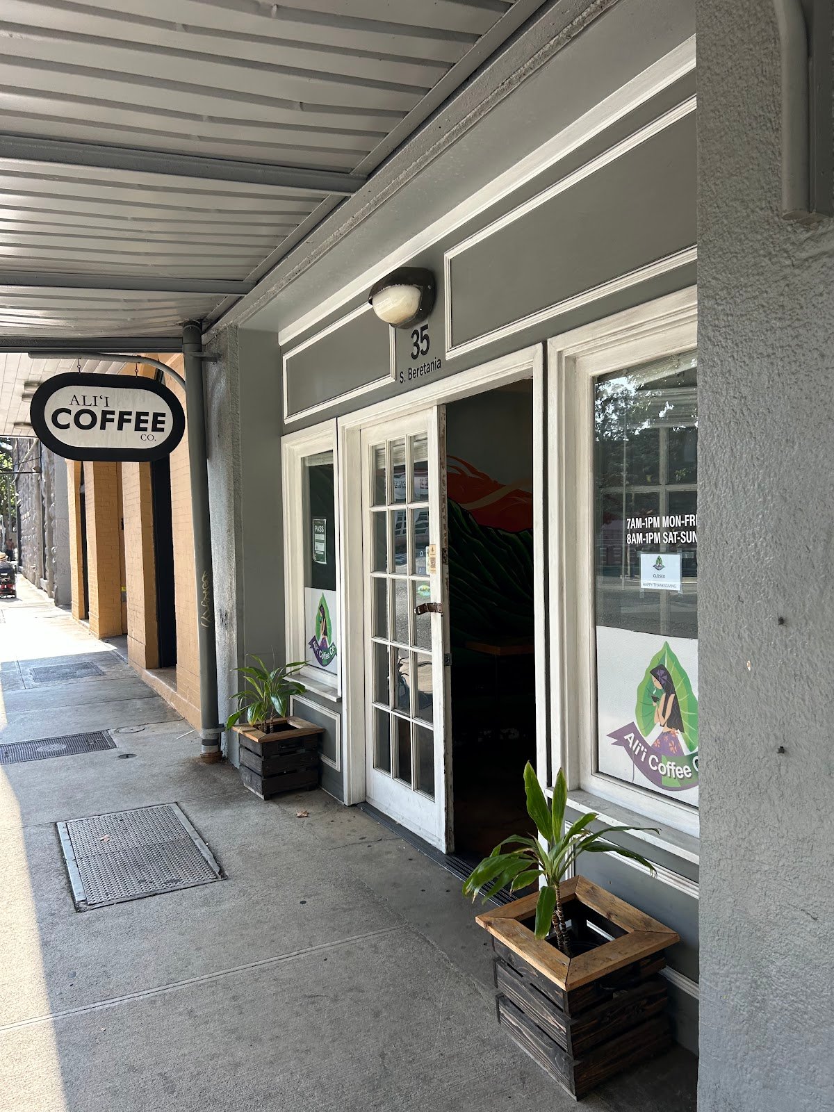 Ali'i Coffee Co. specialty coffee shop in Honolulu - photo 4