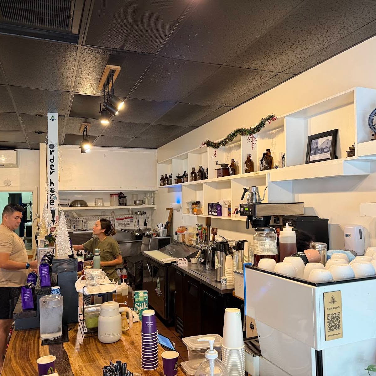 Ali'i Coffee Co. specialty coffee shop in Honolulu - photo 6