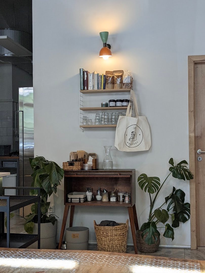 Läget Pékség specialty coffee shop in Budapest - photo 9