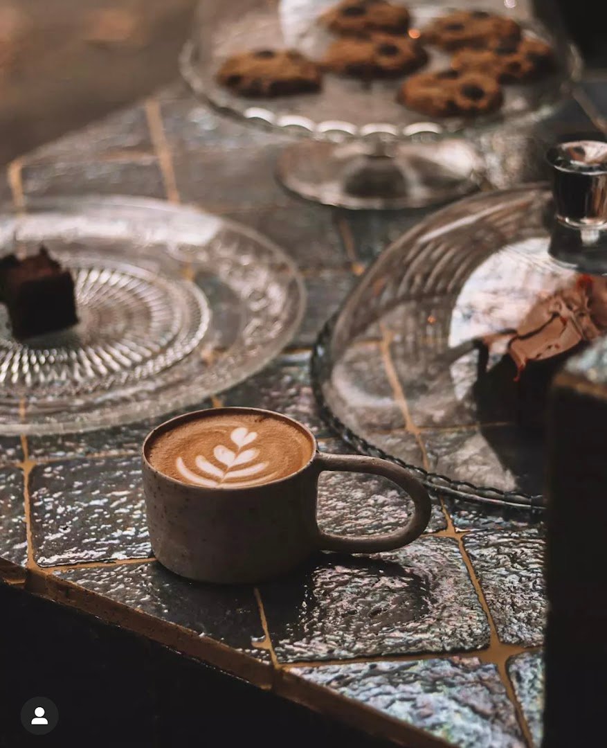 Câlin Matin specialty coffee shop in Paris - photo 2