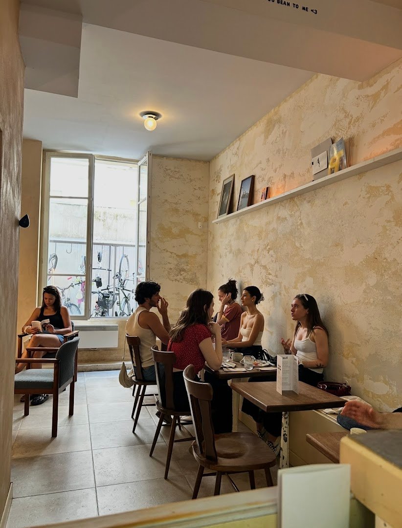 Câlin Matin specialty coffee shop in Paris - photo 7