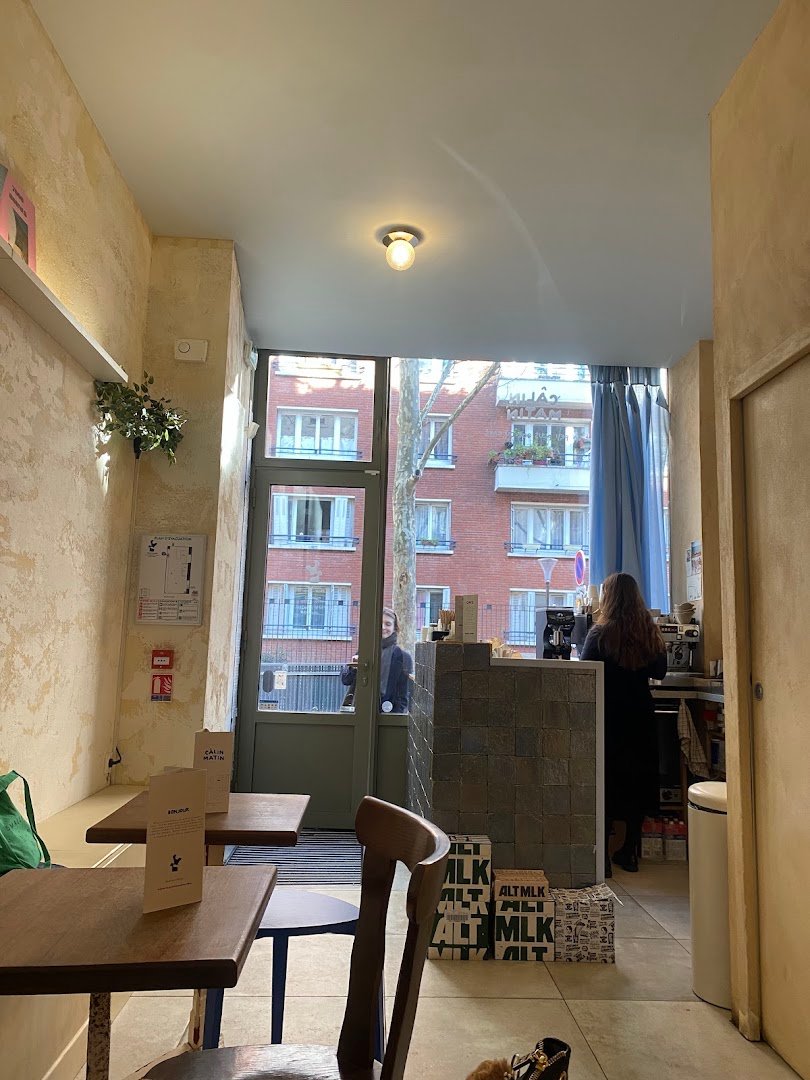 Câlin Matin specialty coffee shop in Paris - photo 8