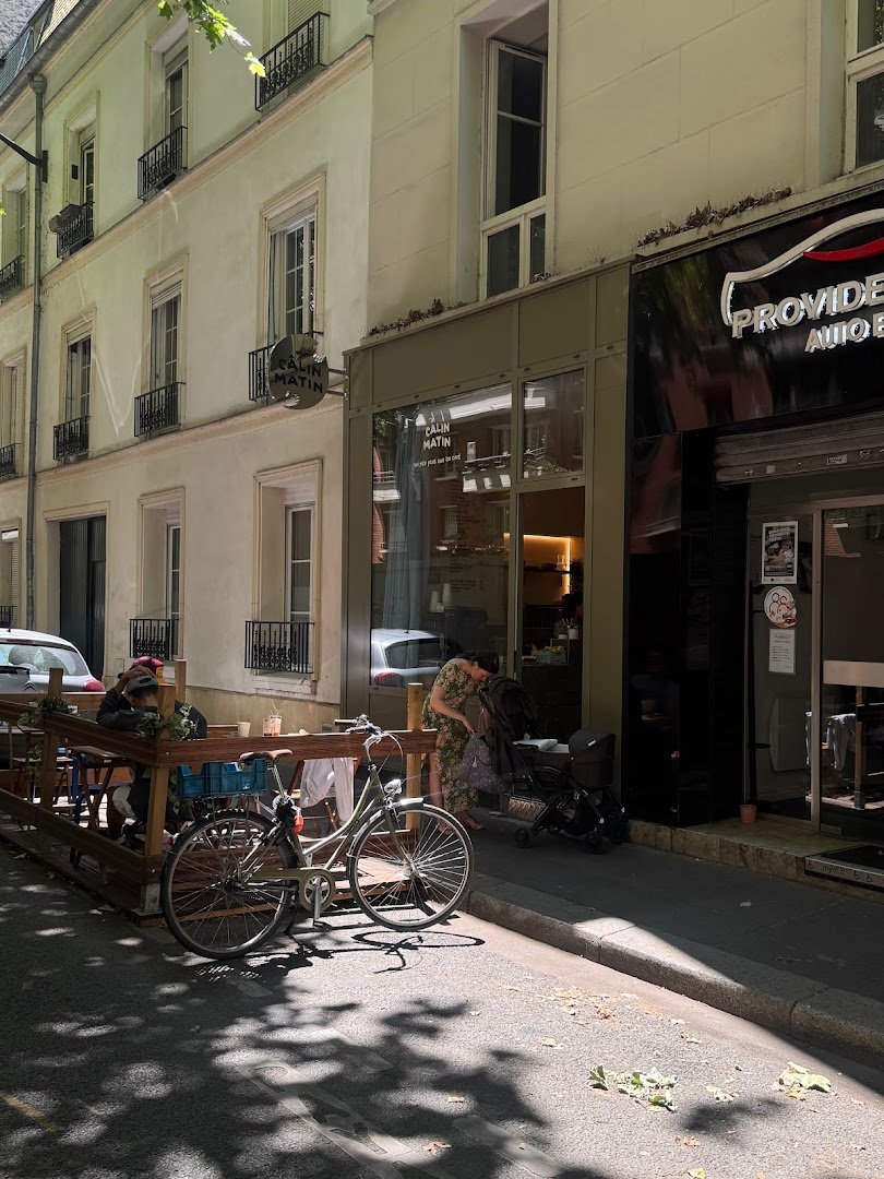 Câlin Matin specialty coffee shop in Paris - photo 10