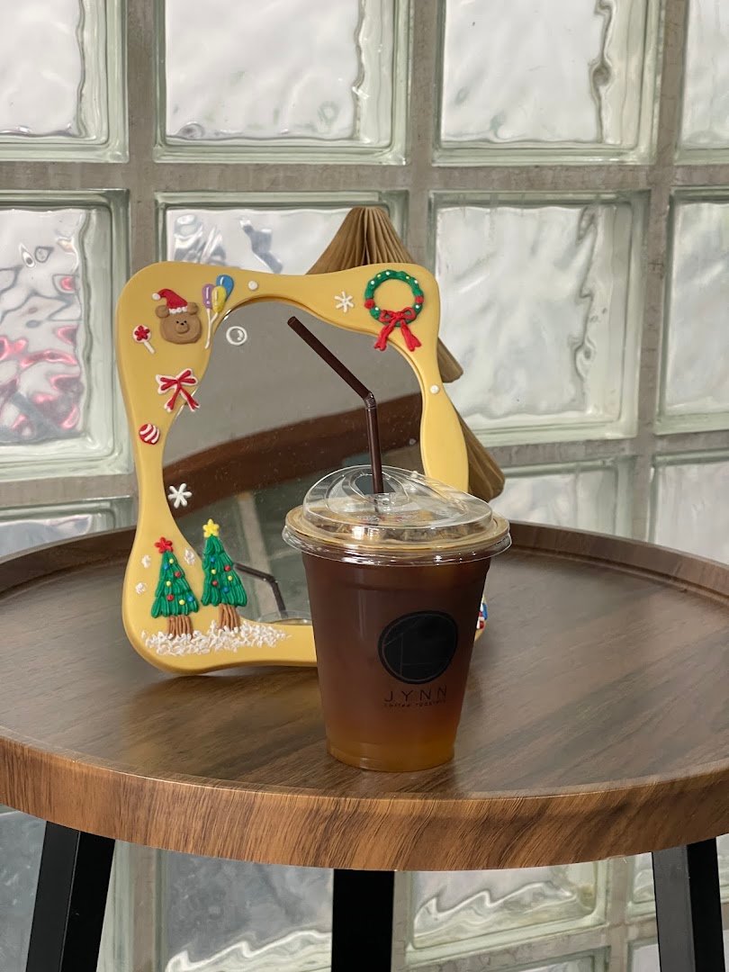 JYNN coffee roasters specialty coffee shop in Bangkok - photo 3