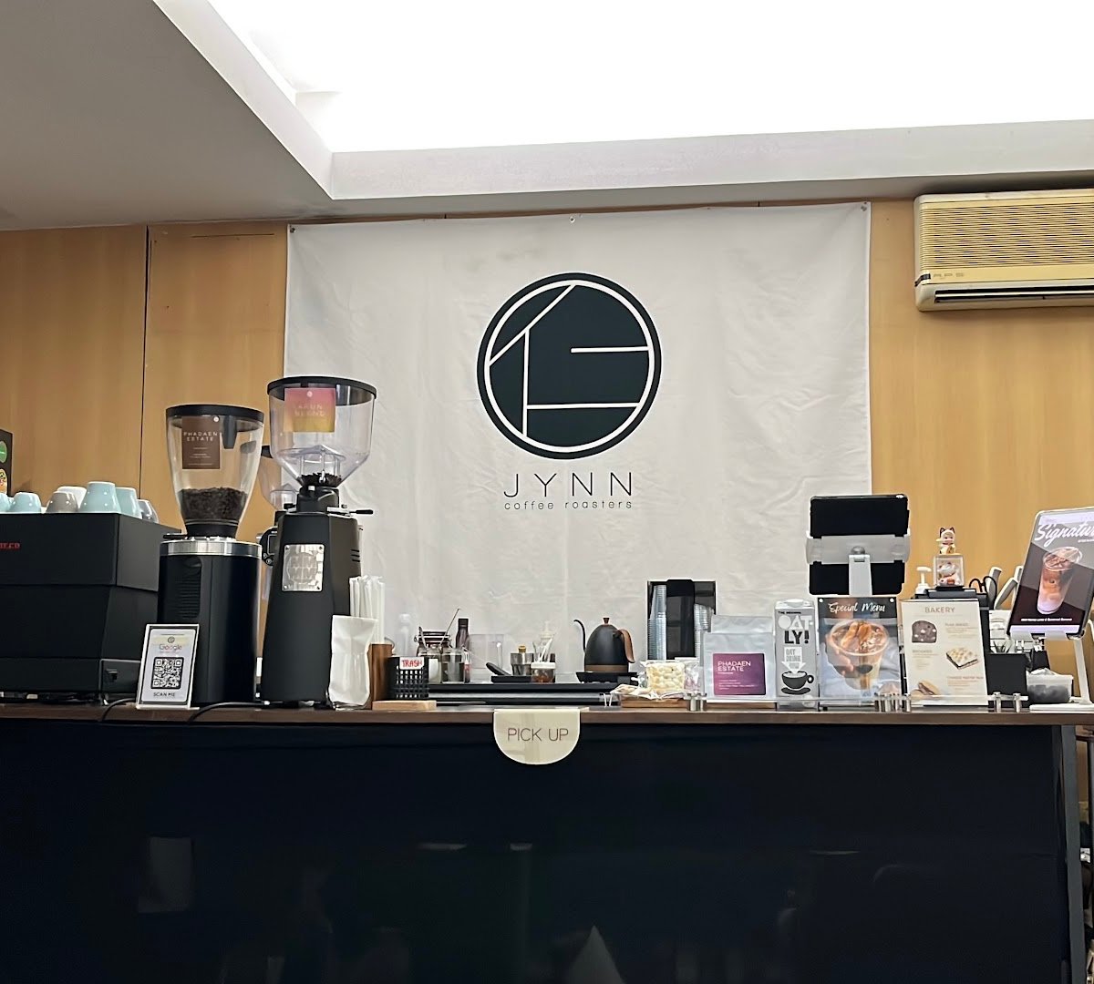 JYNN coffee roasters specialty coffee shop in Bangkok - photo 6