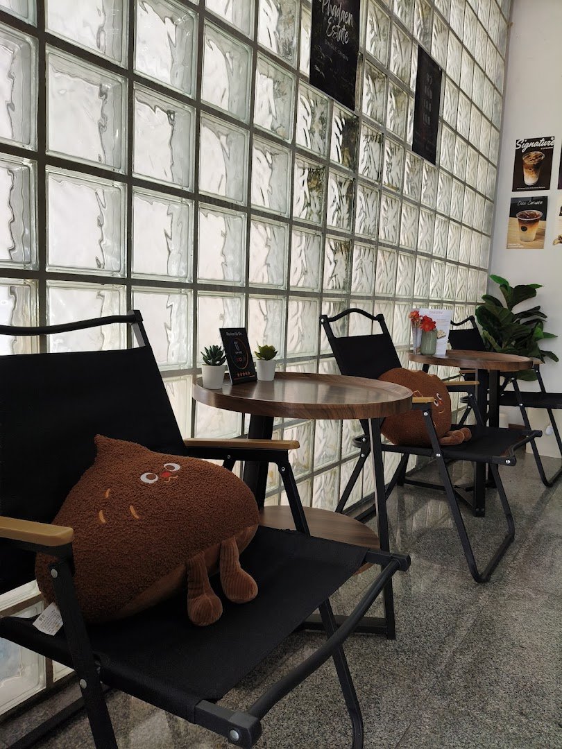 JYNN coffee roasters specialty coffee shop in Bangkok - photo 7