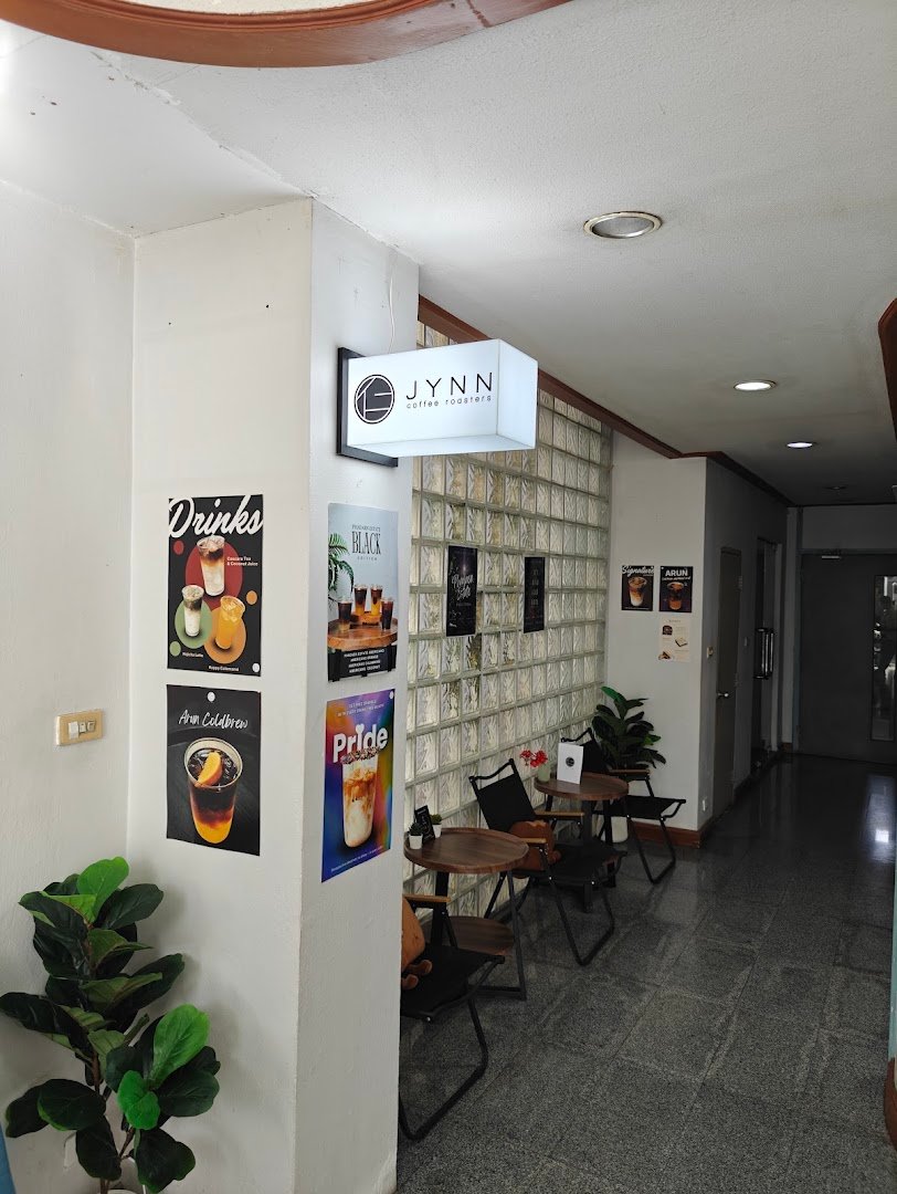 JYNN coffee roasters specialty coffee shop in Bangkok - photo 9