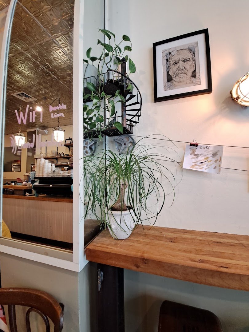 Interior of Café Humble Lion (Sherbrooke), specialty coffee shop in Montreal