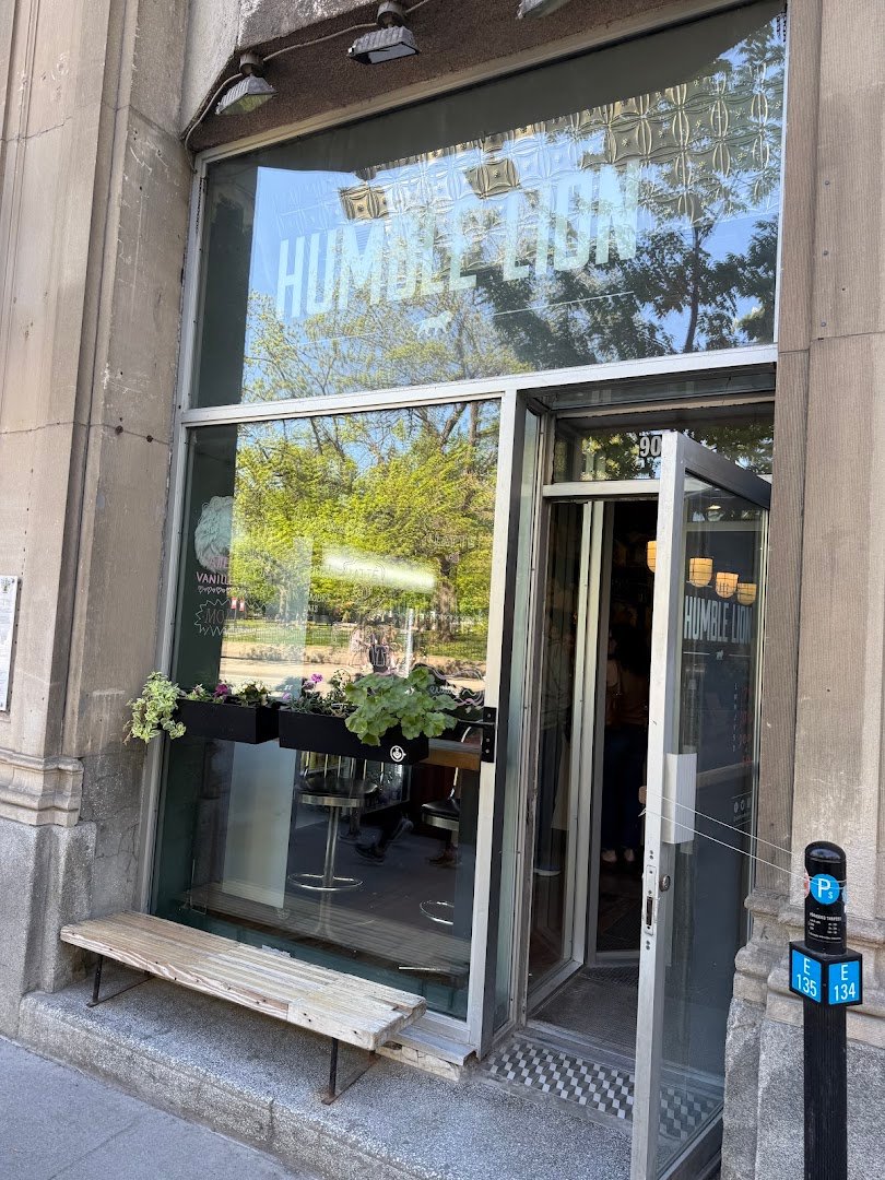 Storefront of Café Humble Lion (Sherbrooke), specialty coffee shop in Montreal