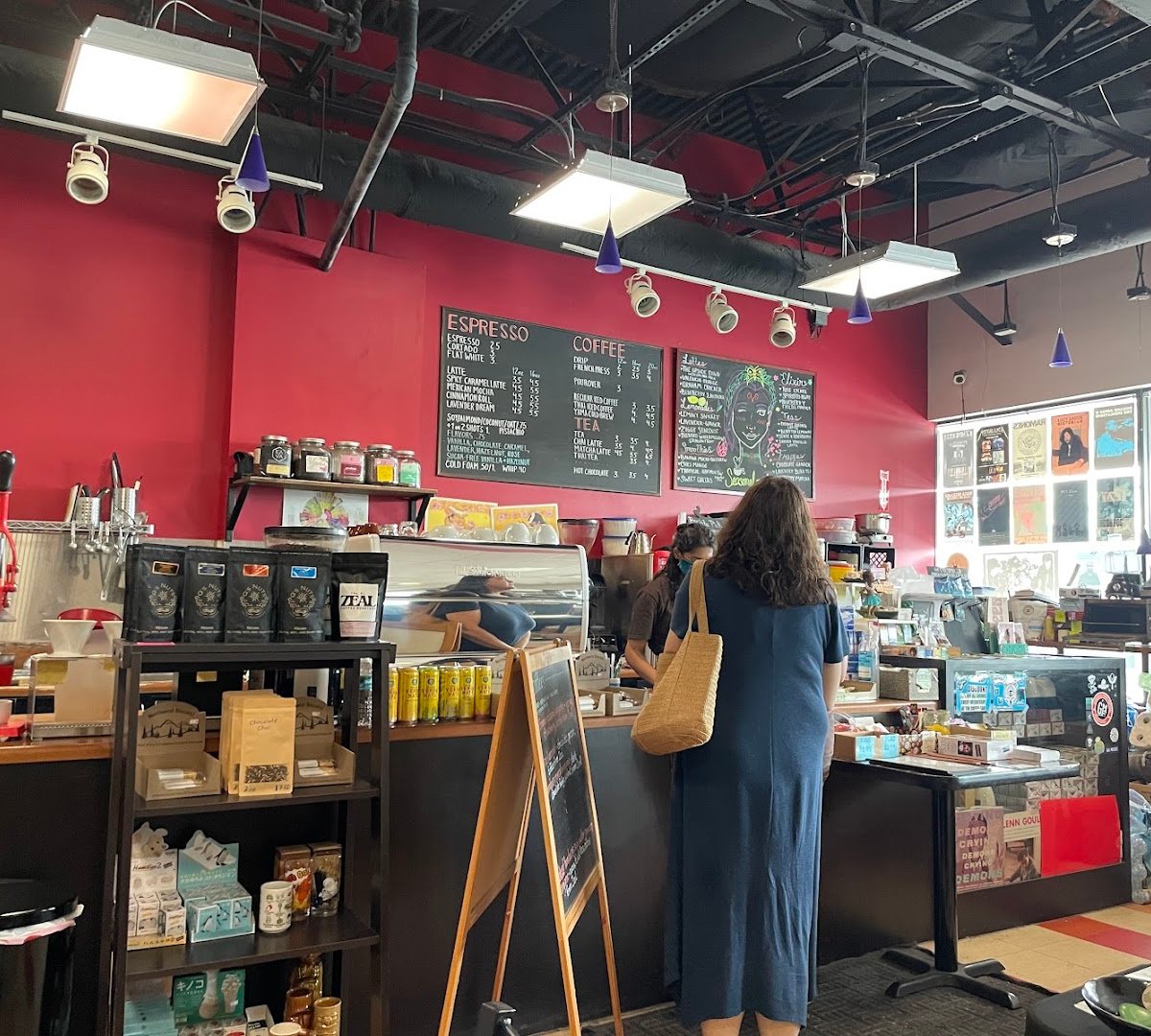Interior of Mojo Books & Records, specialty coffee shop in Tampa-St. Petersburg