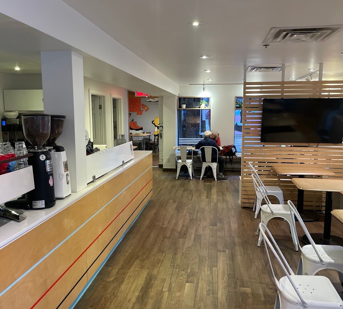 Interior of Le Club Café, specialty coffee shop in Montreal