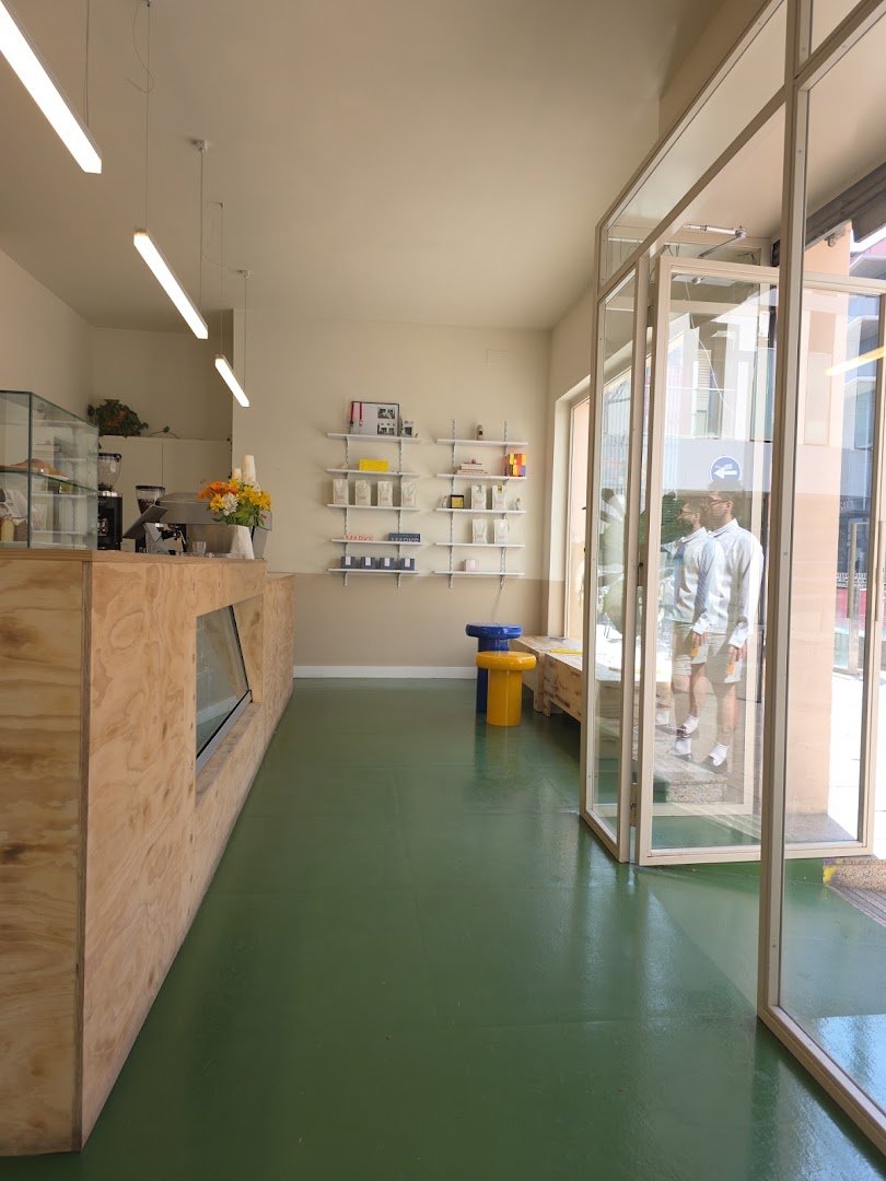 Cafè Local specialty coffee shop in Barcelona - photo 4