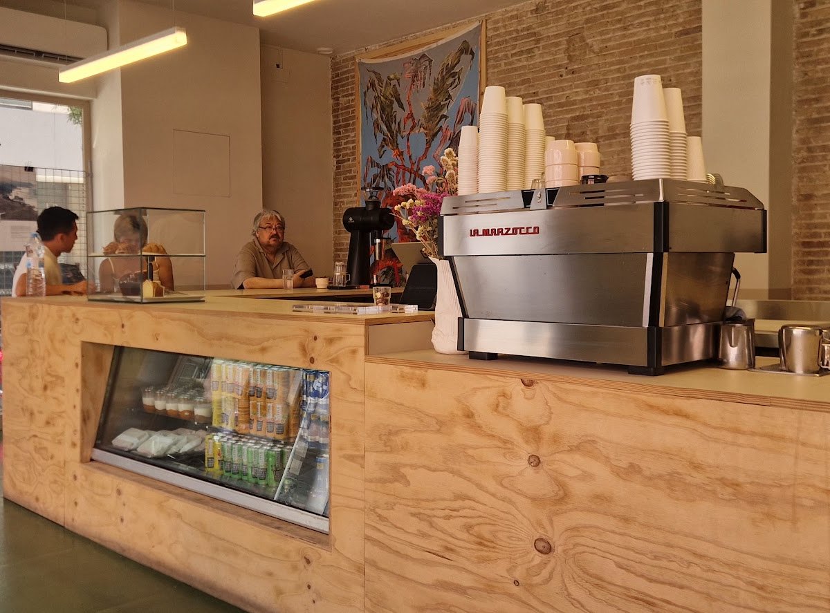 Cafè Local specialty coffee shop in Barcelona - photo 10