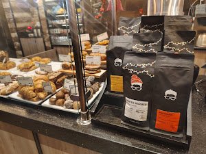 Gregorys Coffee specialty coffee shop in New York - photo 12