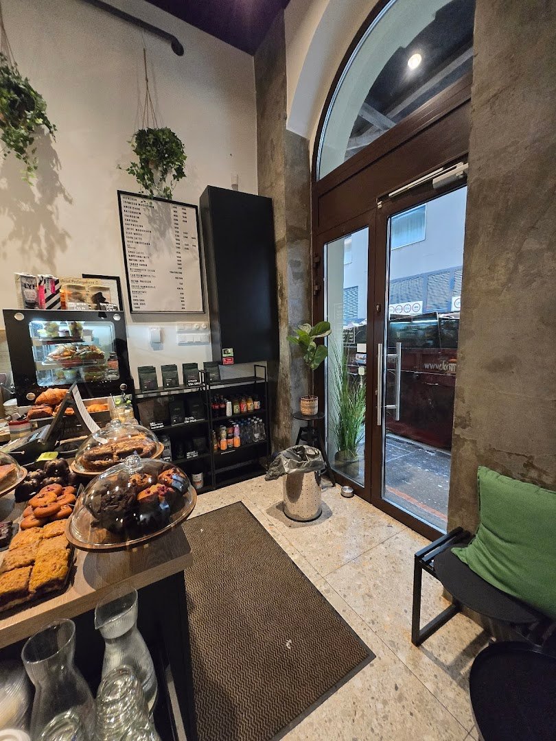 CORTO specialty coffee shop in Budapest - photo 9