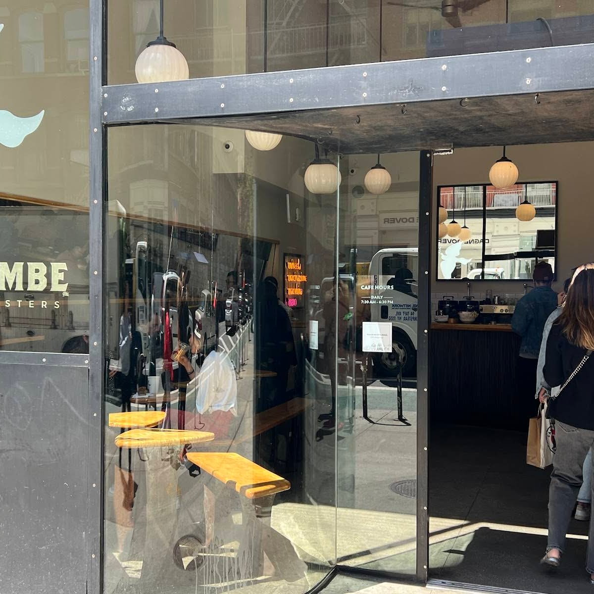 La Colombe Coffee Workshop specialty coffee shop in New York - photo 8