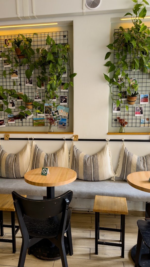 Interior of El Cafetero Plac Zbawiciela, specialty coffee shop in Warsaw