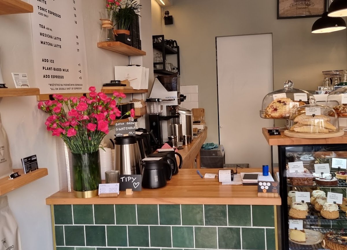 Interior of El Cafetero Plac Zbawiciela, specialty coffee shop in Warsaw