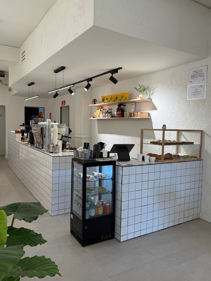 Oways Cafe specialty coffee shop in Madrid - photo 4