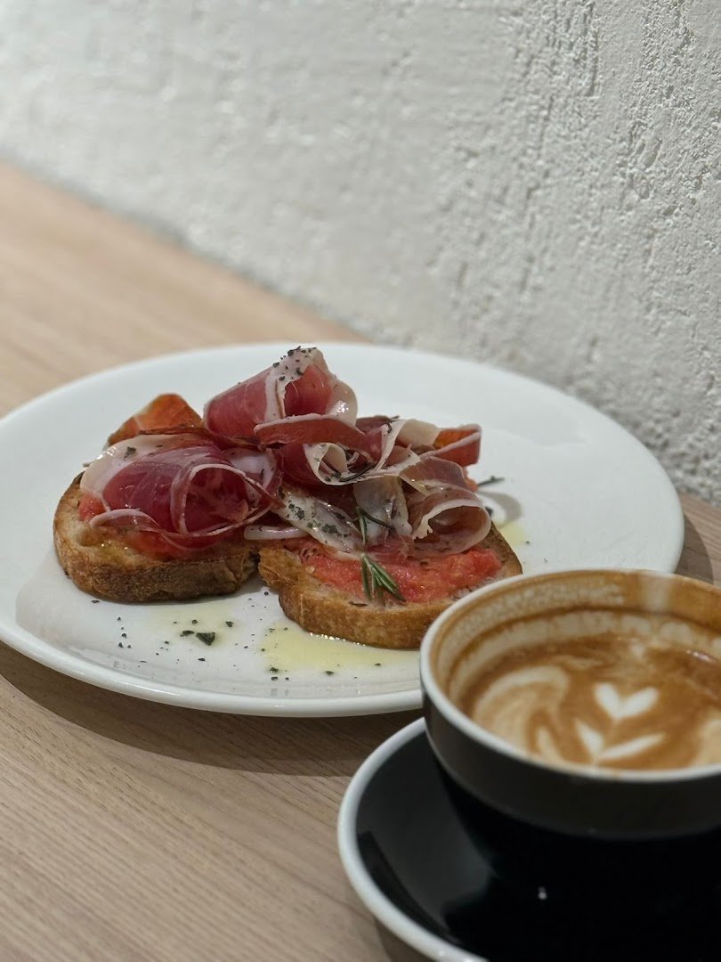 Oways Cafe specialty coffee shop in Madrid - photo 9