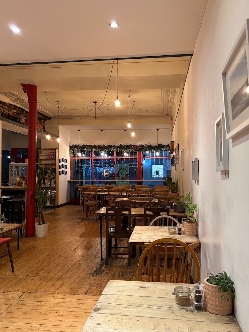 Interior of Red Kite Café, specialty coffee shop in Edinburgh