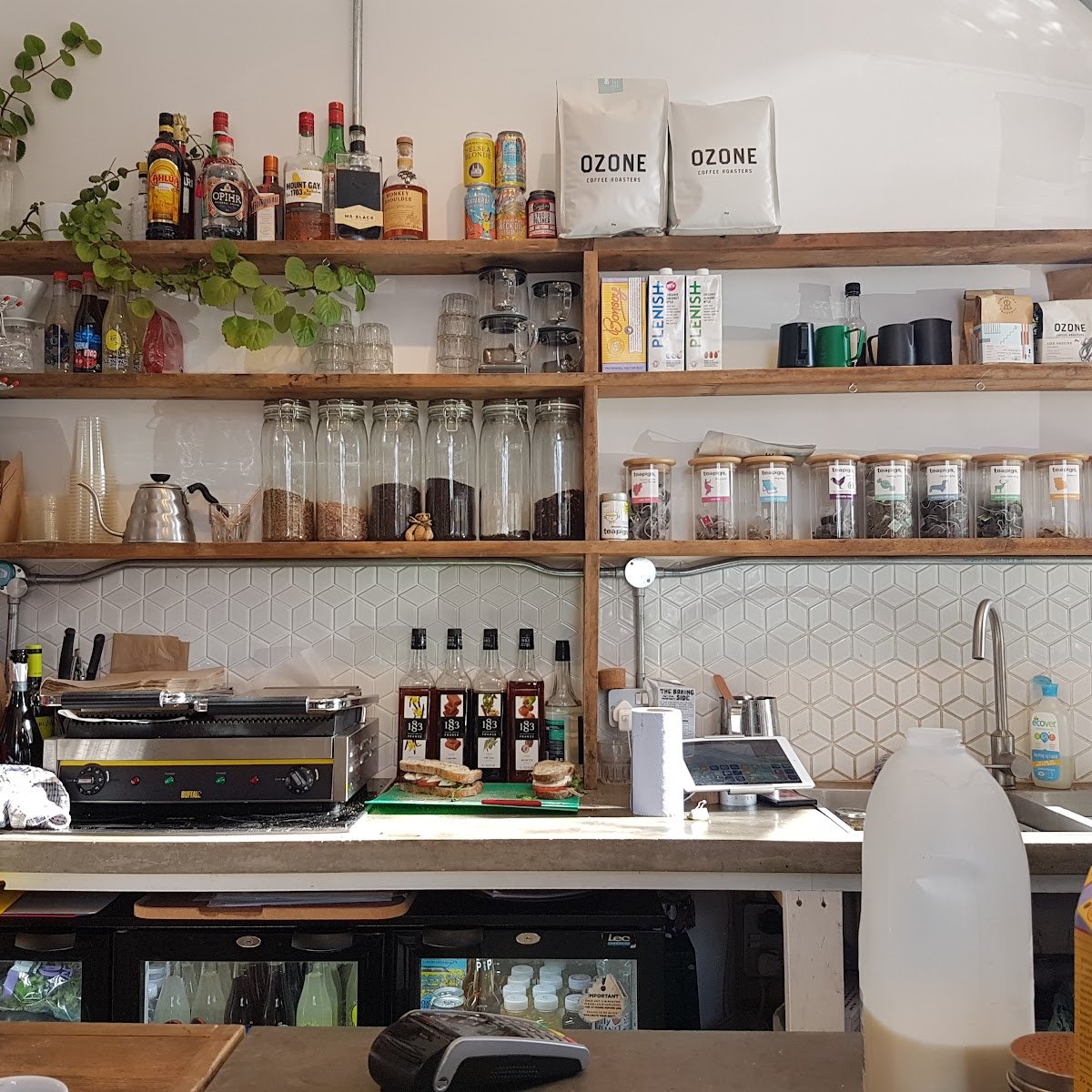 HUCKS specialty coffee shop in London - photo 4