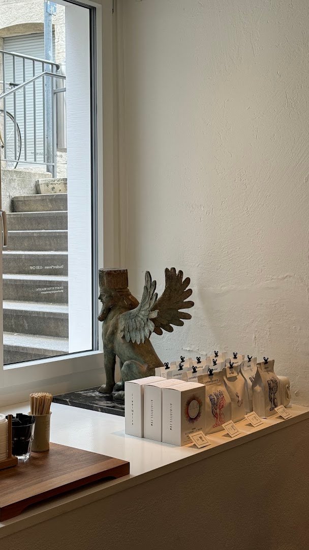 Interior of Lamassu Specialty Coffee, specialty coffee shop in Zurich