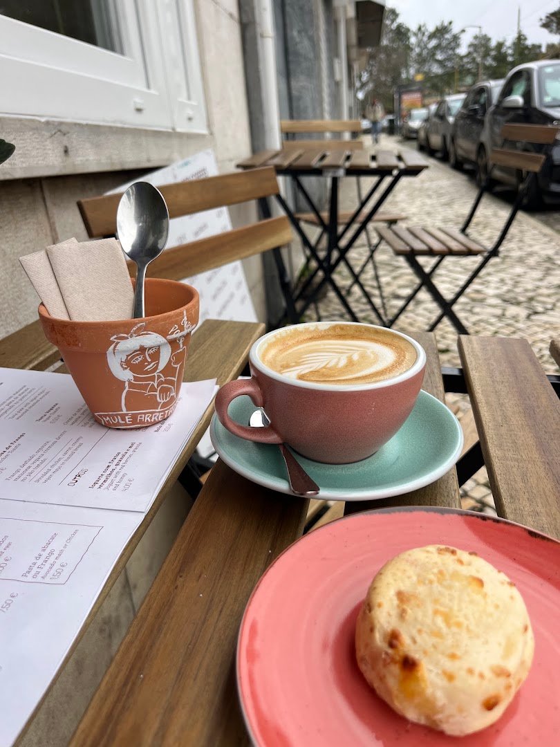 Coffee at Oxe Coffee, specialty coffee shop in Lisbon