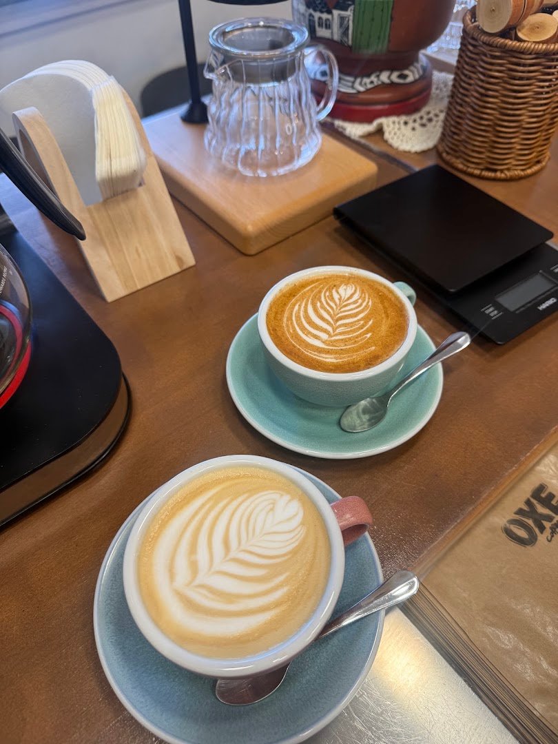 Coffee at Oxe Coffee, specialty coffee shop in Lisbon