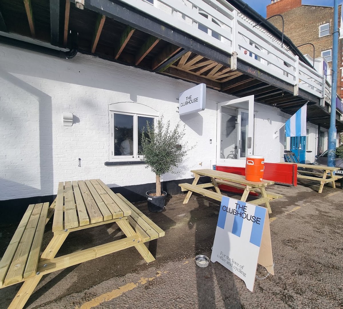 The Clubhouse | Raptor Bikes specialty coffee shop in London - photo 3
