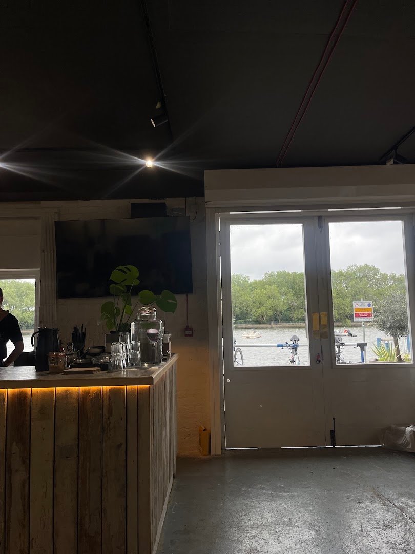 The Clubhouse | Raptor Bikes specialty coffee shop in London - photo 10